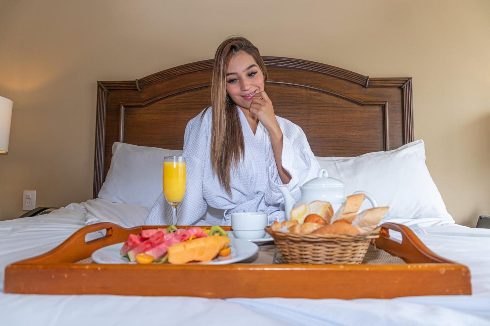 Отель Intercontinental Medellin - Movich By Ihg Экстерьер фото